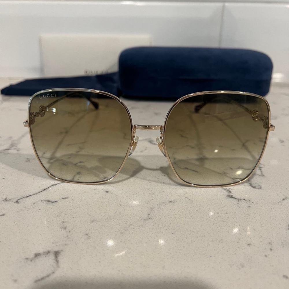 Gucci Gold Oversized Sunglasses Elegant Design